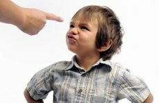 Почему ребёнок не слушается родителей